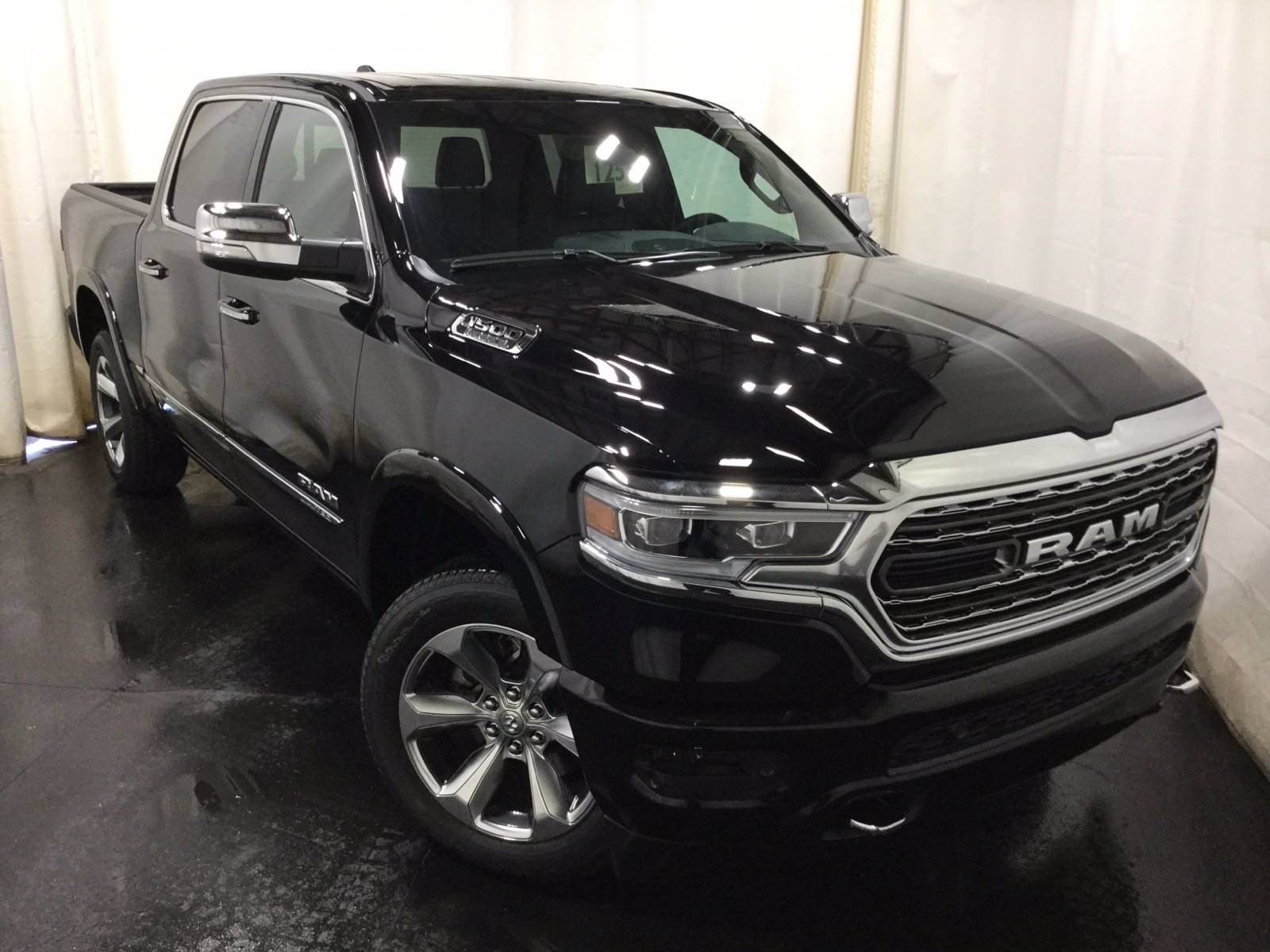 New 2020 RAM 1500 Limited 4×4 Crew Cab